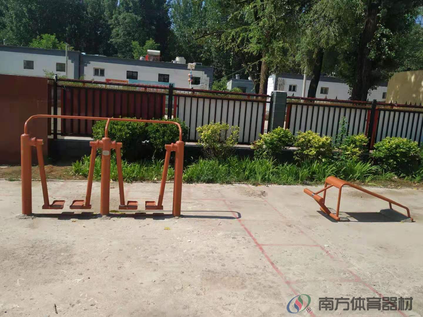 西唐梅村全民健身中心